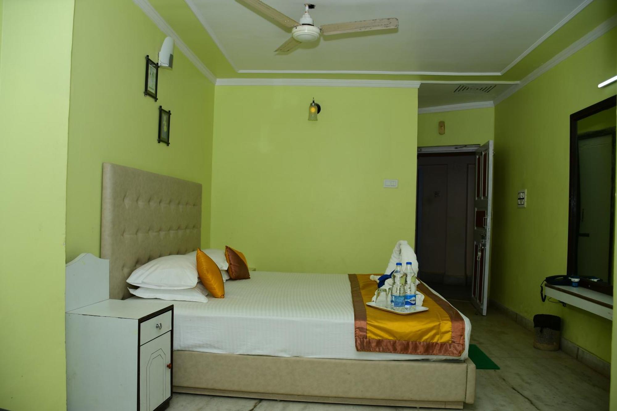 Hotel Dolphin Дігха Екстер'єр фото